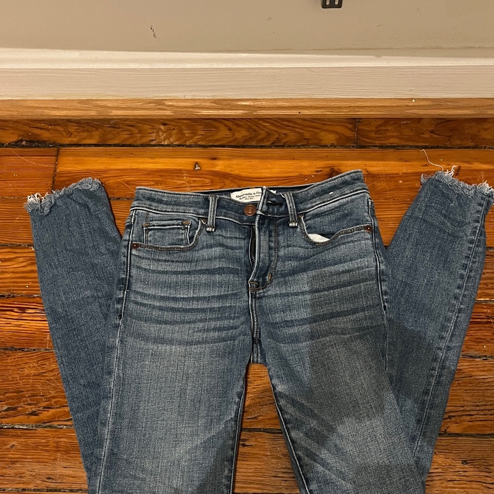Abercrombie & Fitch Blue Cropped Jeans
